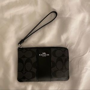 NWOT Coach wristlet